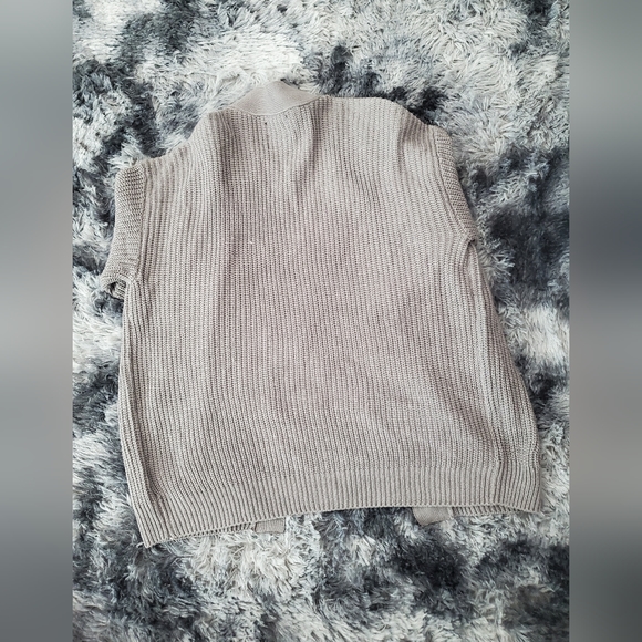 Cardigan - Picture 4 of 4